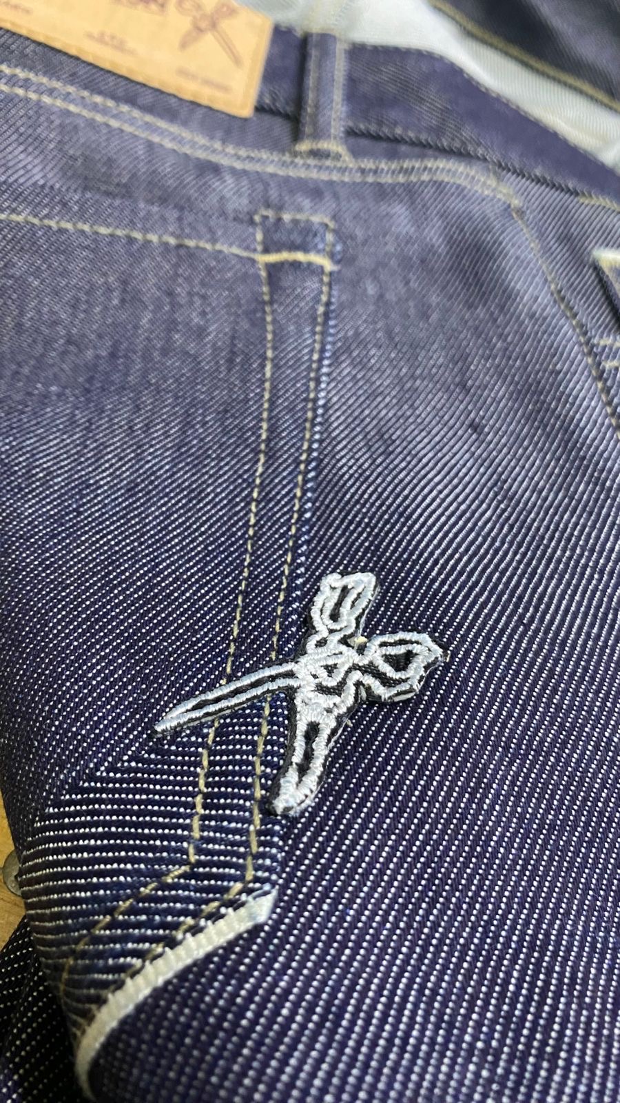 Detalle de bolsillo de mezclilla